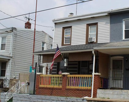 3414 W 3rd, Trainer