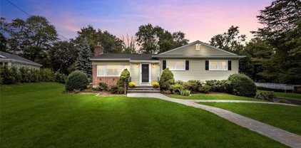 33 Hemlock Road, Briarcliff Manor