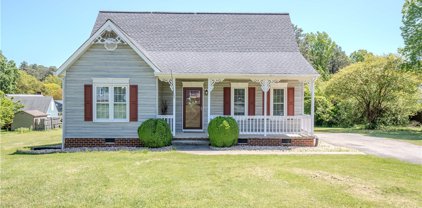 9511 Ladue Road, North Chesterfield