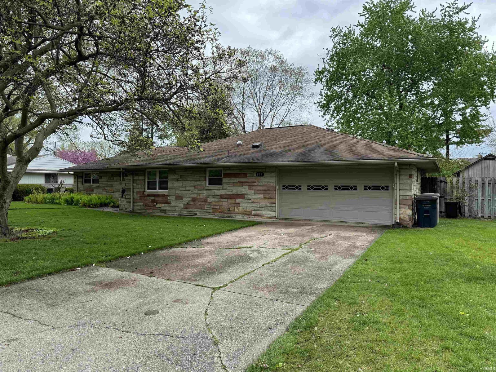 817 W North Shore Drive, South Bend, 46617