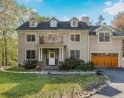 98 Mohican Park Avenue, Greenburgh image
