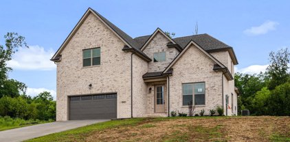 527 McGrath Dr, Smyrna