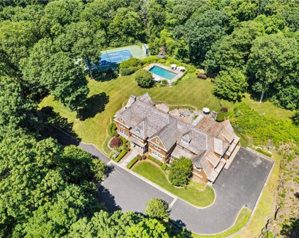 6 Hallock Place, Armonk