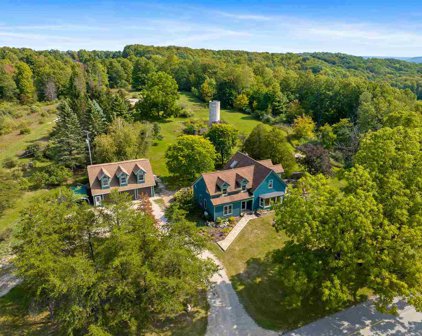 1658 Wildwood Heights Road, Boyne City