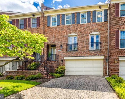 2612 N Glebe Rd, Arlington