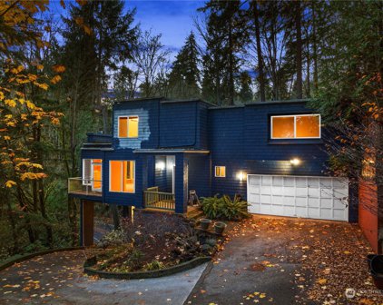 9490 SE 47th Street, Mercer Island
