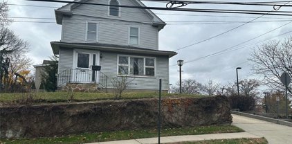 16 Locust Avenue, Port Washington