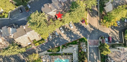 10414 NE 32nd Place Unit #D102, Bellevue
