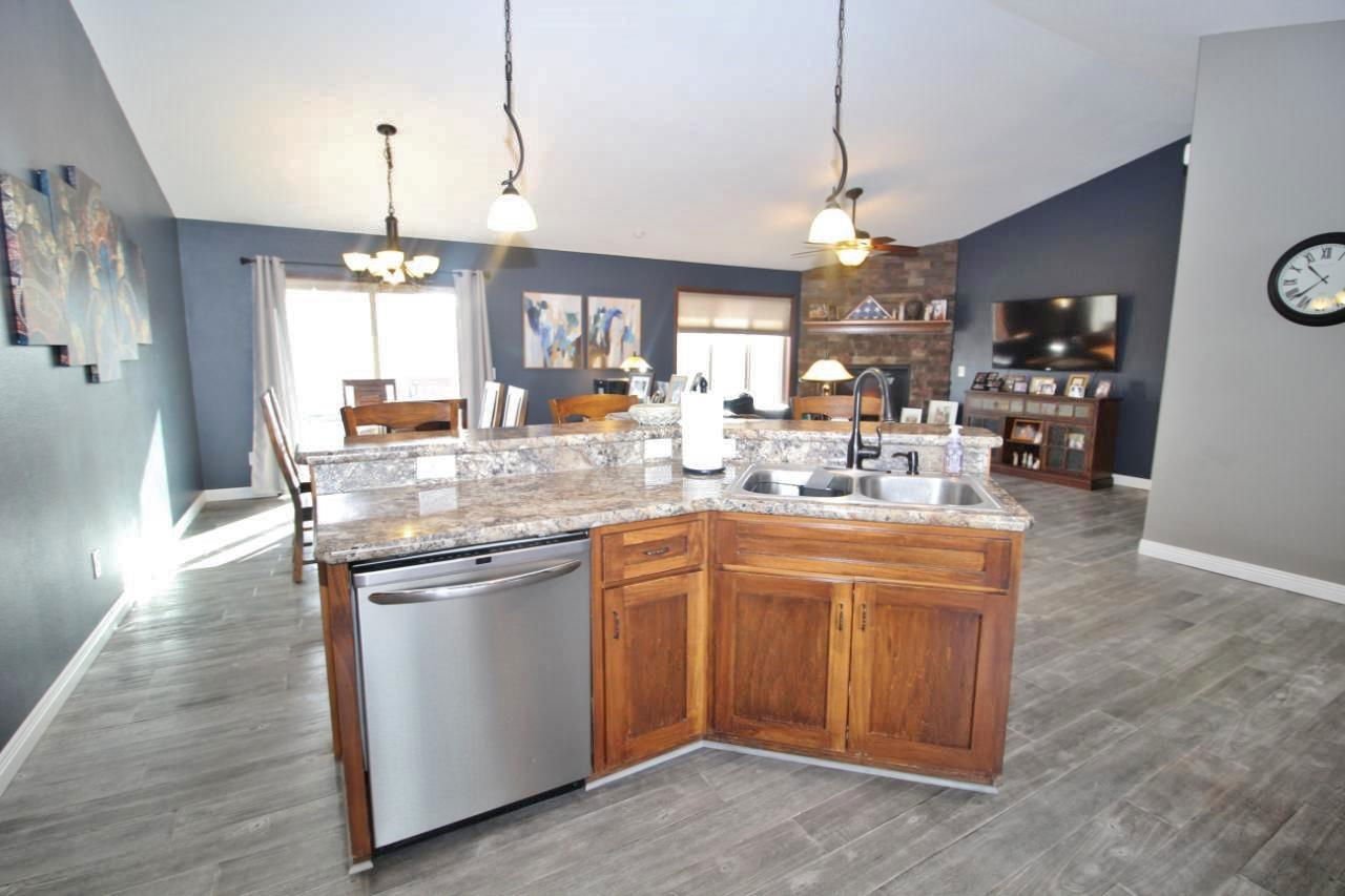 2825 Grey Eagle Pass, Minot, 58703