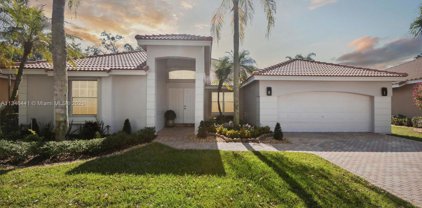 2883 Oakbrook Dr, Weston
