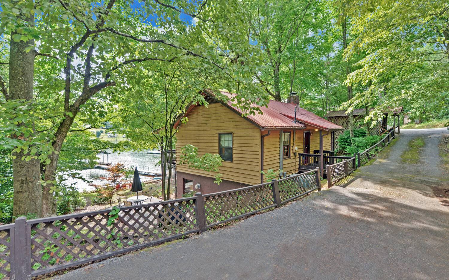 950 Dogwood Trail, Hiawassee, 30546