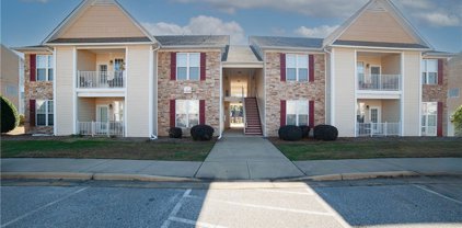 1325 Kershaw Loop Unit 234, Fayetteville