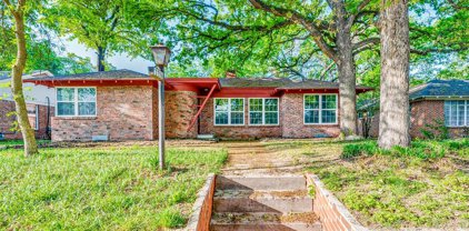 3216 Browning W Court, Fort Worth