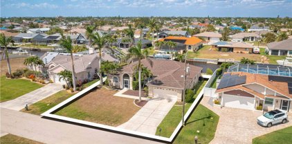2207 Se 10th  Lane, Cape Coral