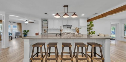 1930 Bayou Dr, Navarre
