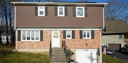 2 Memorial Drive, Suffern