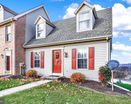 165 Crown Pointe Dr Unit #X-165, York