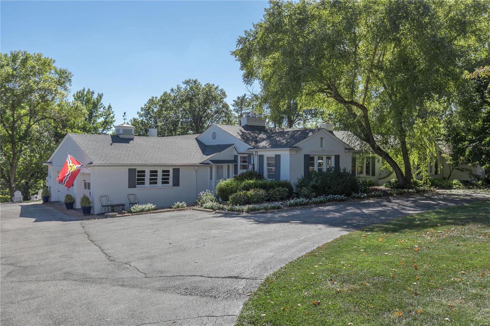 16 Brookwood Road, Town and Country, 63131