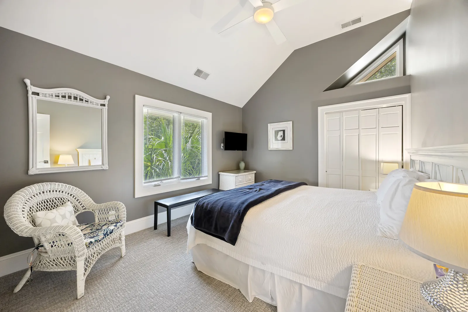 Second floor guest accommodations, photograph 5