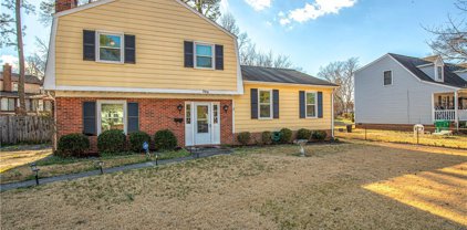 309 Brookedge Drive, Colonial Heights