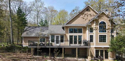 8420 Bear Cove Ln, Petoskey