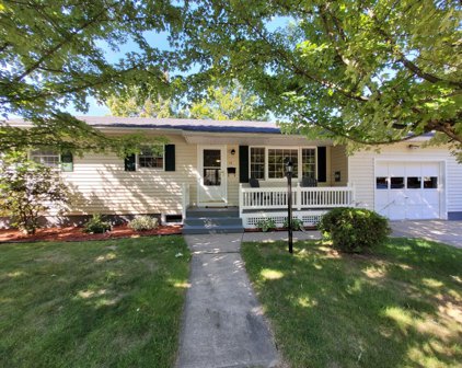 13 Curtis Avenue, Burlington