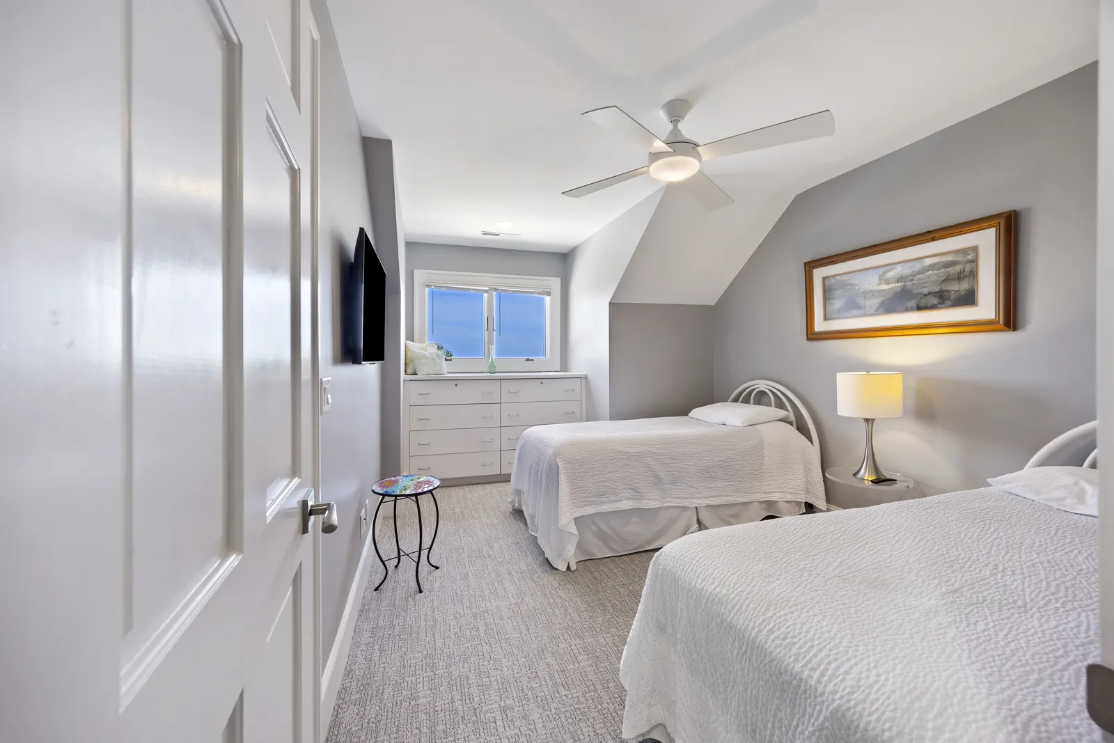 Second floor guest accommodations, photograph 7