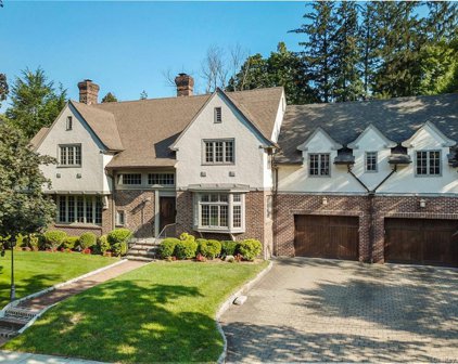 1 Rochambeau Road, Scarsdale