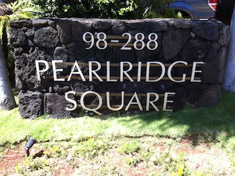 Pearlridge Square Sign