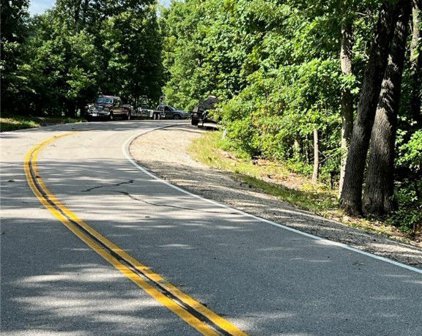 Bloomington Drive, Four Seasons