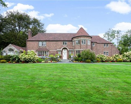 37 Penn Boulevard, Scarsdale