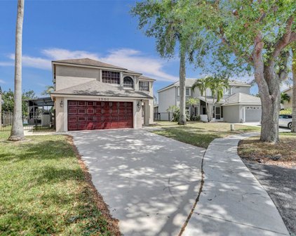1301 Sw 87th Way, Pembroke Pines