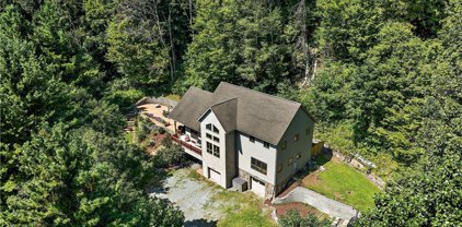 1266 Howards Creek Road, Boone