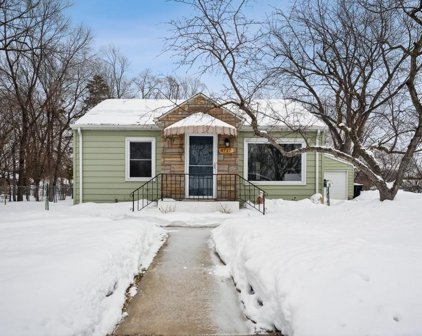 4717 2nd Street NE, Fridley