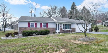 844 Elham Dr, York