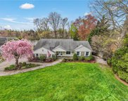 38 Lakeshore Drive, Eastchester image