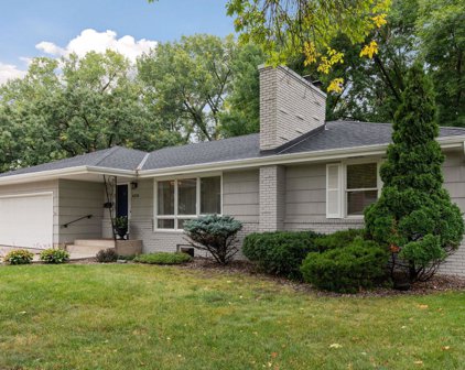 6328 Saint Johns Avenue, Edina