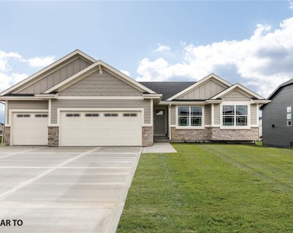 14206 North Valley Drive, Urbandale