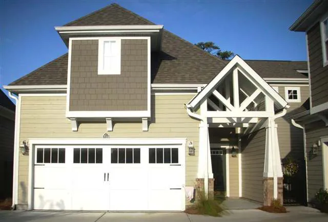 Clearwater Bay Townhomes in Barefoot Resort