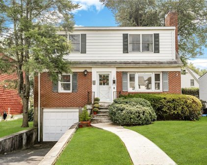 68 Waverly Avenue, Eastchester