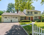 19 Old Hickory Lane, Huntington image