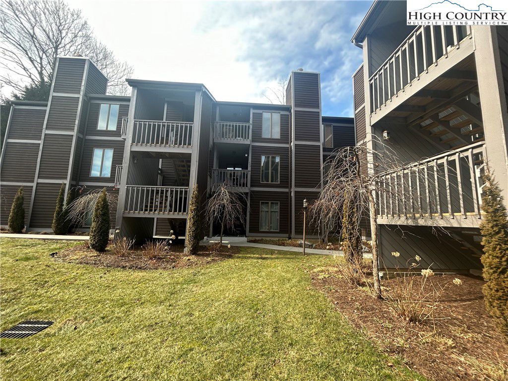 148 Royal Oaks Drive Unit 222, Blowing Rock, NC 28605 MLS 247068