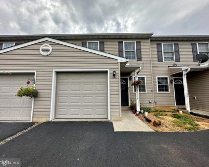 204 Red Cedar Ln, Marietta