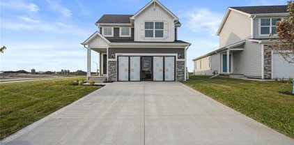 615 Nw Williamsburg  Lane, Waukee