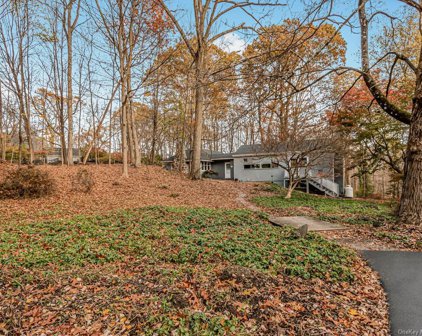 98 S Mount Airy Road, Croton-On-Hudson