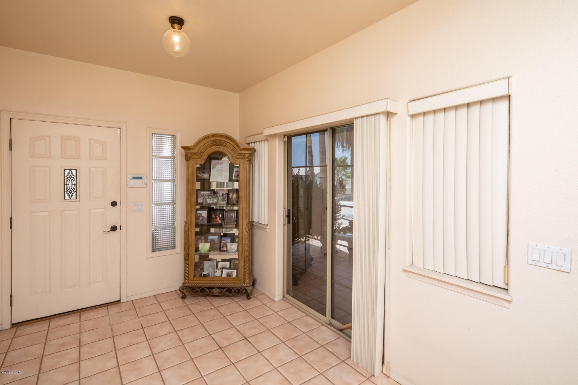 470 Acoma Blvd N, Lake Havasu City, 86403