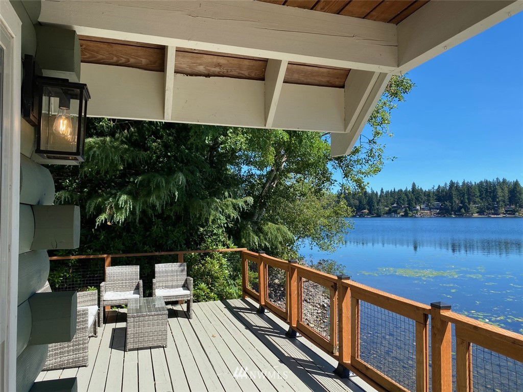 1234 Lake Sawyer Island, Black Diamond, WA 98010