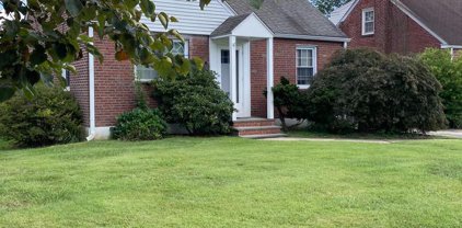 26 Mary Jane Ln, Newtown Square