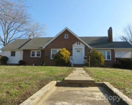 327 Grove  Street, Lincolnton