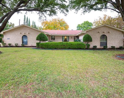 2108 Forest Hills  Road, Grapevine